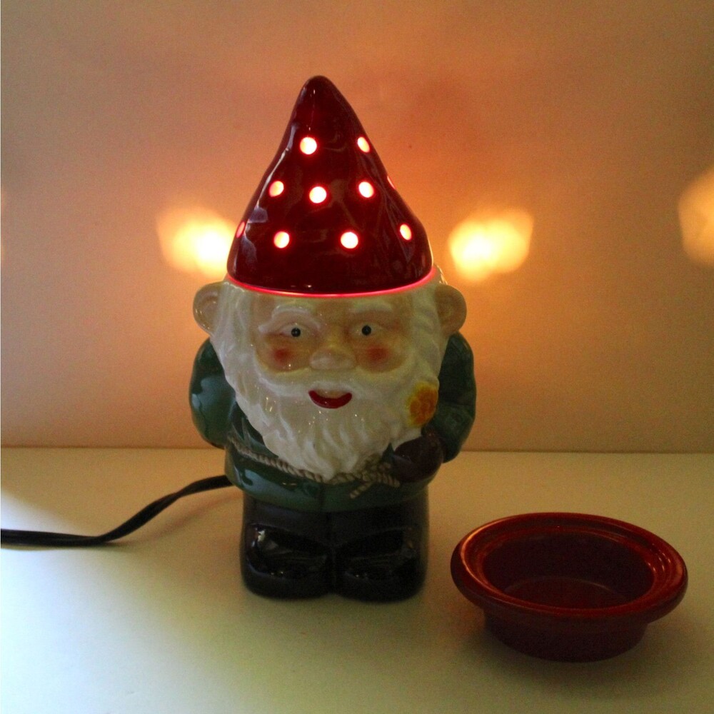 Scentsy Garden Gnome Full Size Wax Warmer of the Month 2017 retired red green